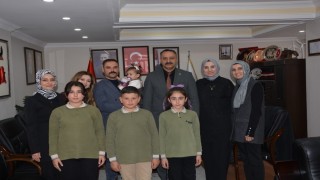 İliçte öğrenci ve öğretmenler belediyede ağırlandı