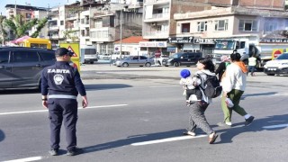 İncirliovada zabıta ekipleri vatandaşlar için sahada