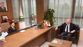 İnegölde başkanlık koltuğuna Umut Alp Yiğit oturdu