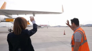 İranda mahsur kalan Pegasus uçağı 52 gün sonra Sabiha Gökçende alkışlarla karşılandı