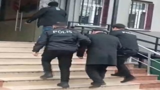 İstanbulda aranan iki firari yakalandı