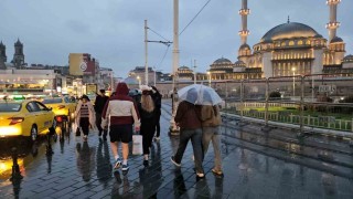 İstanbulda uyarıların ardından sağanak yağış başladı