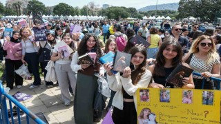 İZKİTAPta edebiyat şöleni yaşanıyor