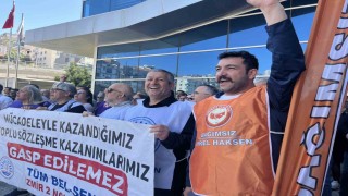 İzmir belediyelerinde maaş krizi: 3 ilçede memurlar iş bırakma eyleminde