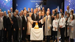 İzmir Ekonomi Üniversitesinde 25inci yıla coşkulu kutlama