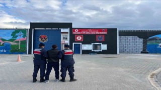 Jandarma çeşitli suçlardan aranan 55 kişiyi yakaladı