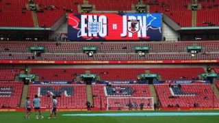 Japon taraftarlar, dünyaya örnek olmaya devam ediyor