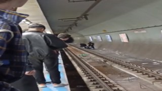Kadıköy metro istasyonunda intihar girişimi vatandaşlar tarafından engellendi
