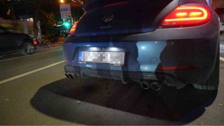 Kadıköyde abartı egzoz denetimi: Araçlara ceza yağdı
