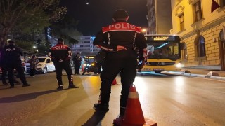 Kadıköyde polis ekipleri asayiş uygulaması gerçekleştirdi