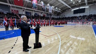 Karabükte 23 Nisan coşkusu spor salonuna sığmadı