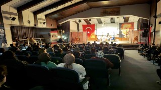 Karacasuda Hepimiz Mahkumuz oyunu büyük ilgi gördü