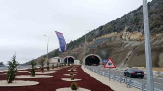 Karadenizi İç Anadoluya bağlayan Kırkdilim Tünelleri trafiğe açıldı