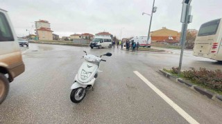 Karamanda minibüsle motosiklet çarpıştı: 1 yaralı