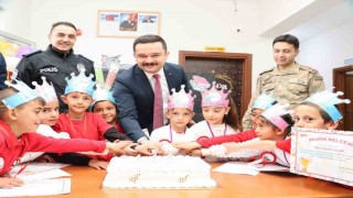 Karayazı Karşıyaka İlkokulunda okuma bayramı coşkusu