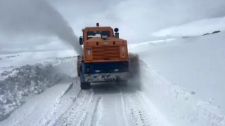 Karsta kar ve tipi: Kapalı köy yollar için çalışma başlatıldı