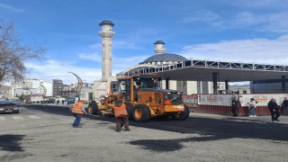 Karsta şehir içi yollar yenileniyor: Caddelere karayolları eli değdi