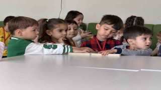 Kartepede minikler Kütüphaneler Haftasını müzikli masallarla kutladı