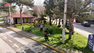 Kartepede yeşil alanlarda bakım ve temizlik çalışmaları sürüyor