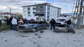 Kastamonuda otomobil ile motosiklet çarpıştı: 3 yaralı