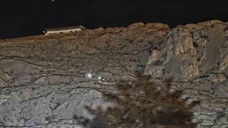 Kayalıklardan atlayan cezaevi firarisi kurtarıldı