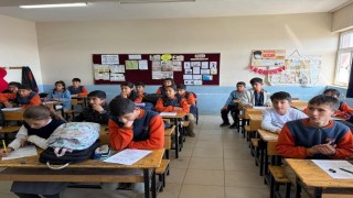 Kaymakam Kahraman okul ziyaretlerini sürdürüyor