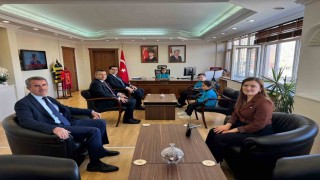 Kaymakam Tutay koltuğunu öğrencilere devretti