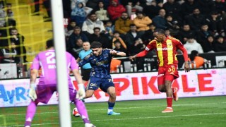 Kayserispor taraftarından Bilale tepki: Elin uzamıyor, dilin durmuyor