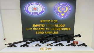 Kepezde şafak operasyonu: 11 adrese eş zamanlı baskın