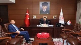 Keskinden Vali Hacıbektaşoğluna veda ziyareti