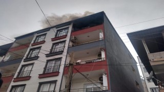 Kırıkhanda apartman dairesi alevlere teslim oldu