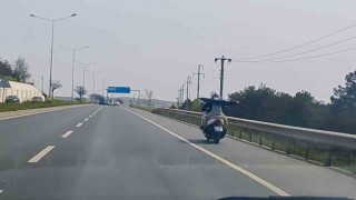 Kırıkkalede motosiklette kasksız çocuğun tehlikeli yolculuğu kamerada