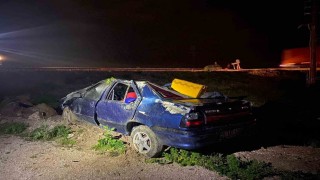 Kırkağaçta yağış nedeniyle taralaya uçan otomobildeki 1 kişi öldü, 1 kişi de yaralandı