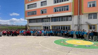 Kırşehirde öğrenciler Gazze için bağışta bulundu