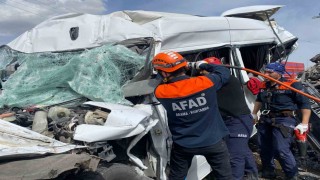 Kırşehirde zincirleme kaza: 1i ağır 5 yaralı