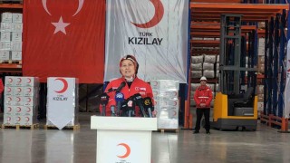 Kızılaydan İrana 48 tonluk insani yardım