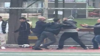 Kocaelide kadın hakeme saldırı girişimi kamerada