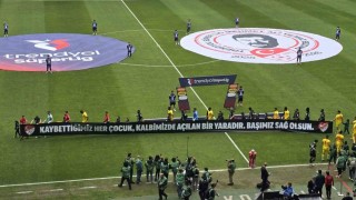 Kocaelide tribünler sustu, çocuklar için yas tutuldu