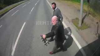 Kocaelinde otobüs şoförünün örnek davranışı kamerada