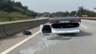 Kontrolden çıkan otomobil takla atıp ters durdu