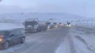 Kop Dağı Geçidi yoğun kar ve tipi nedeniyle ulaşıma kapandı