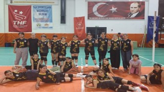 Köyceğiz voleybol takımında minik kaptanlar yetişiyor
