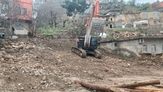 Kozlukta vatandaşların kabusu haline gelen çamurlu köy yolları onarıldı