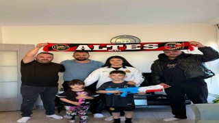 Kumbarasındaki parayı Eskişehirspora bağışlayan Hüseyin Buğraya sürpriz hediye