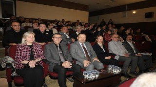 Kütahya protokolü Devlet Ana adlı tiyatro oyununu izledi