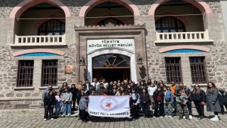 Mahmudiyeli öğrenciler Kucak Dolusu Hayaller projesiyle ilk kez Ankaraya gitti