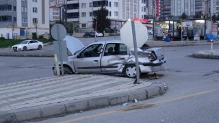 Malatyada iki araç çarpıştı: 4 yaralı