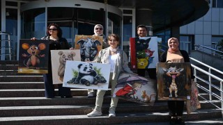 Manisa Büyükşehir Belediyesinden minik hastalara 23 Nisan morali