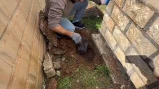 Mardinde mezarlıkta toprağa gömülü eroin ele geçirildi