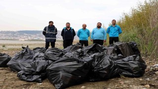 Mavi Takımdan sahilde temizlik: 50 torba atık toplandı